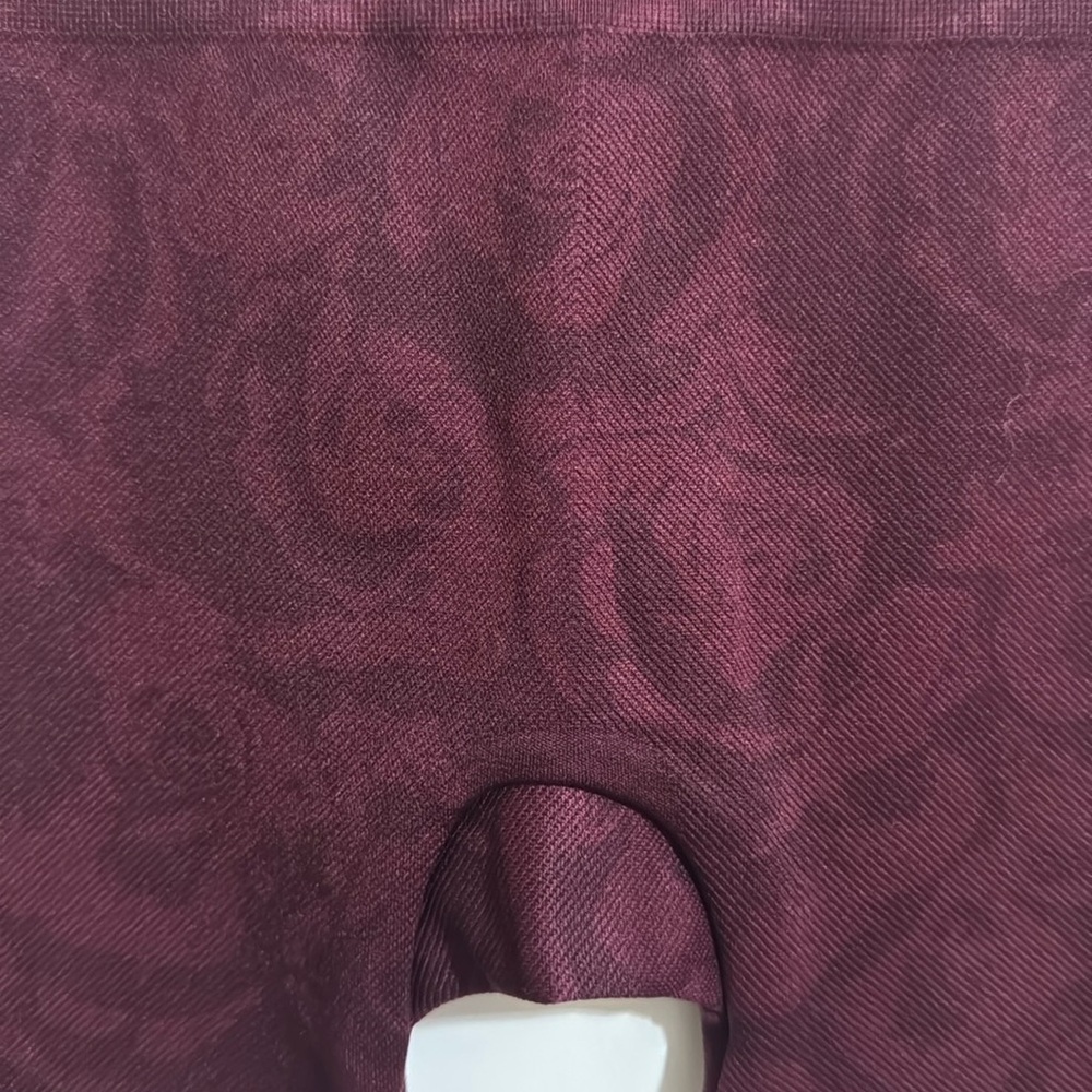 SPANX Leggings Look At Me Now Garnet Rose Maroon XL Women’s EUC - Picture 4 of 7